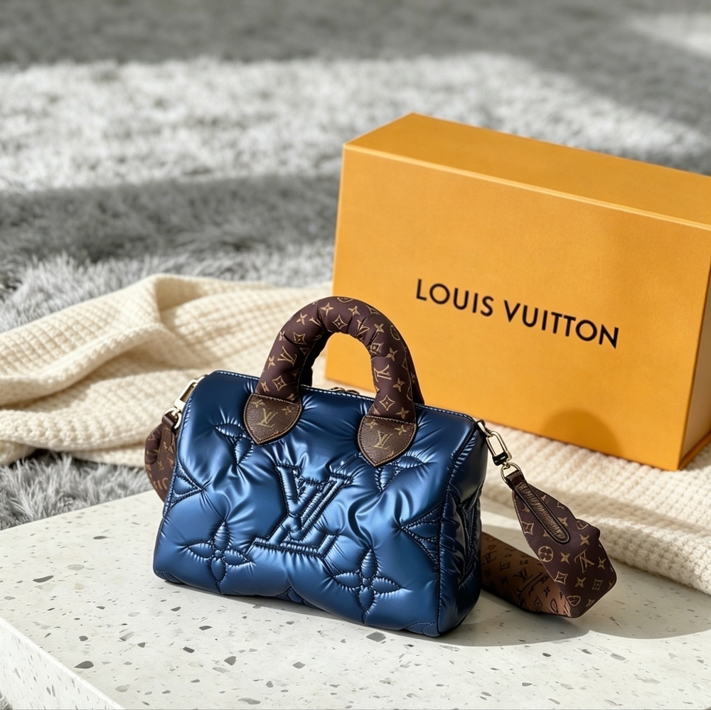 Louis Vuitton  Bandoulière 25 Blue Metallic Quilted